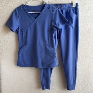 Olive & Co Women’s Scrub Set in Ceil Blue